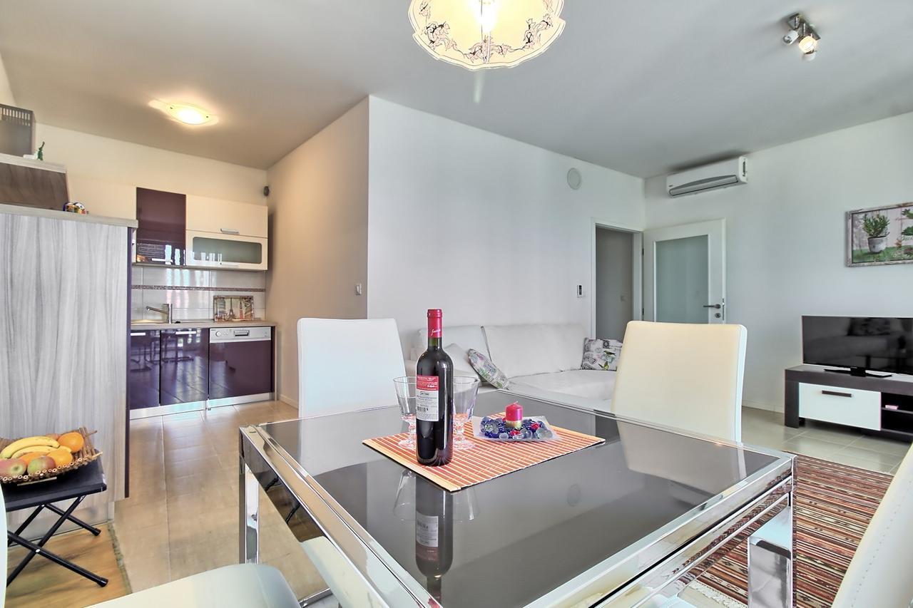 Summertime House With Apartment อูมัค ภายนอก รูปภาพ